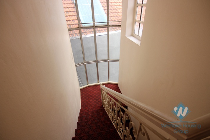 Cheap 3 bedroom apartment for rent in Tay Ho, Hanoi